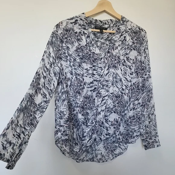 Banana Republic long sleeve wrap top - Picture 1 of 6